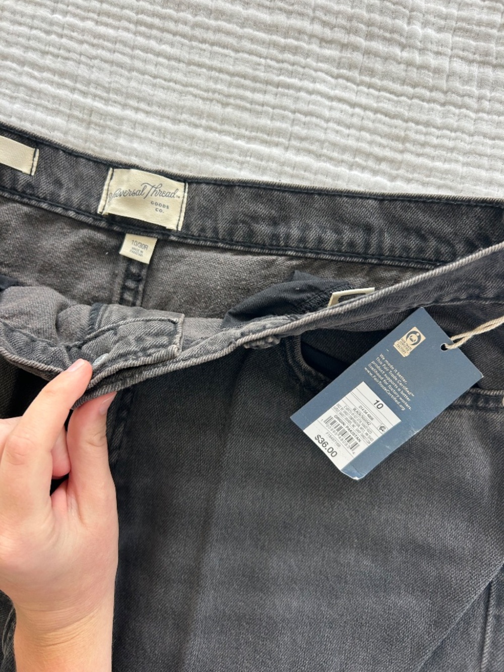 Universal Threads Jeans - Picture 2 of 3